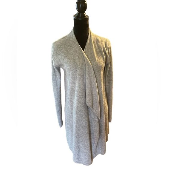 Barefoot Dreams | CozyChic Lite Island Wrap | Heather Pewter/ Silver | S/M - Picture 3 of 8